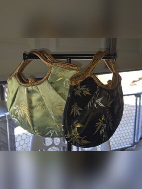 🎋 Bundle (2) Beautiful Bamboo-Print Bags - Black / Green